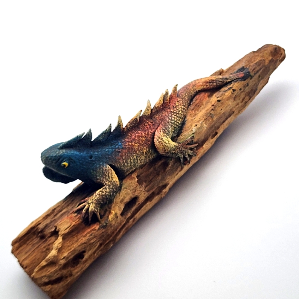 Handcrafted Scupture Lizard Lounging on a Branch
